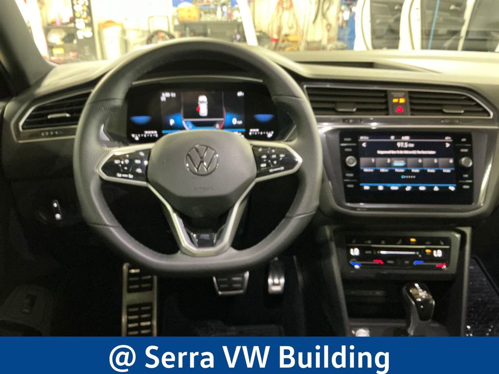 Used 2024 Volkswagen Tiguan SE R-Line AWD/4WD image 19