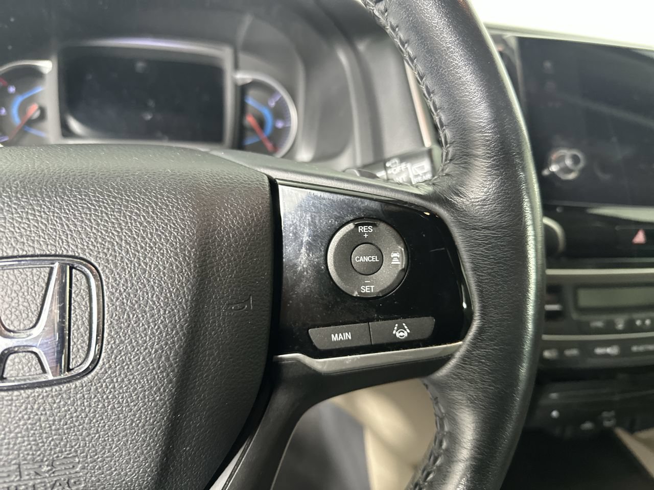 Used 2019 Honda Pilot Touring image 7