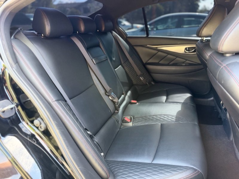 Used 2018 INFINITI Q50 Red Sport 400 w/ Sensory Package (Sport) RWD image 11