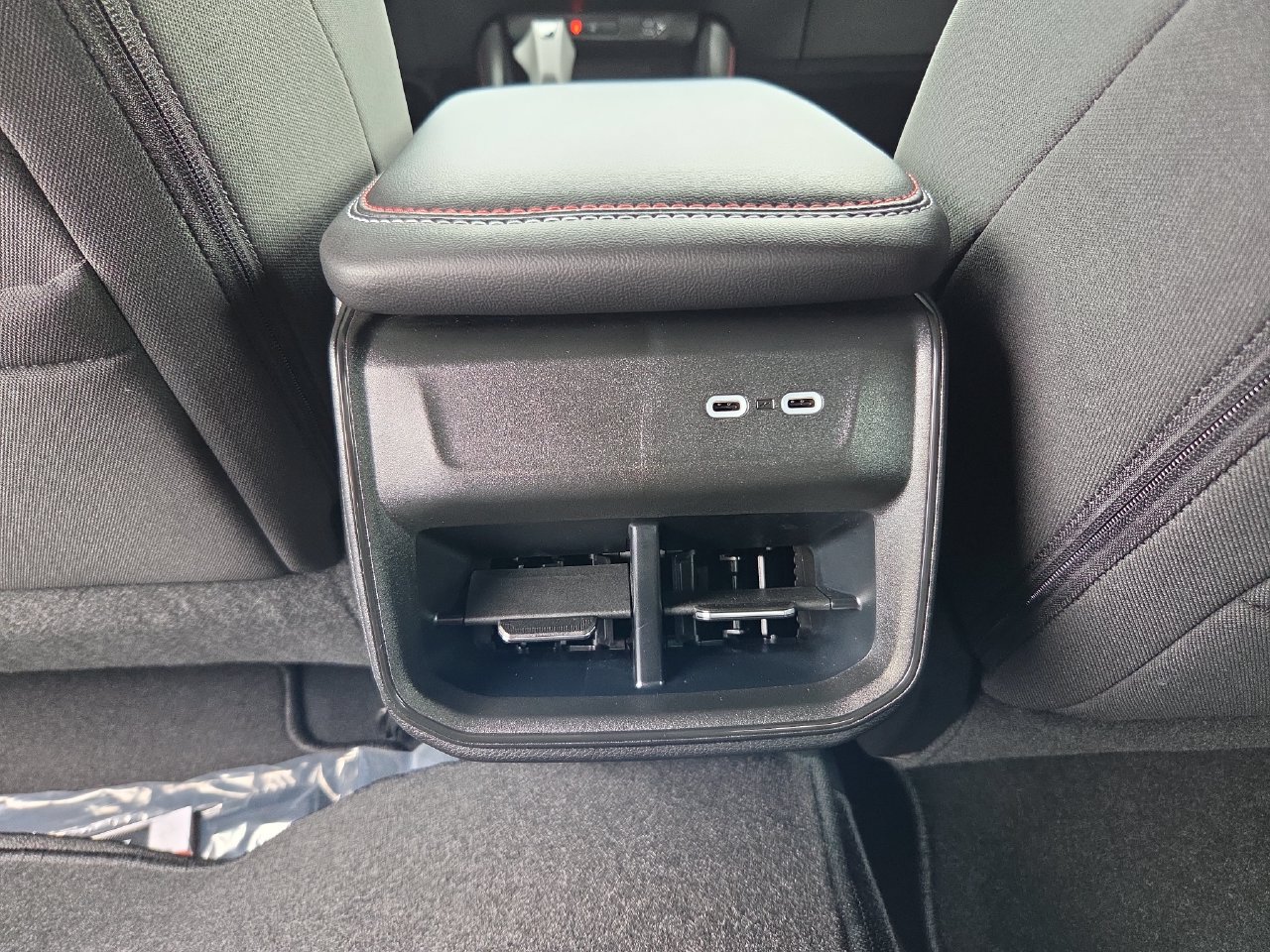 New 2026 Dodge Charger R/T w/ Blacktop Package AWD/4WD image 15