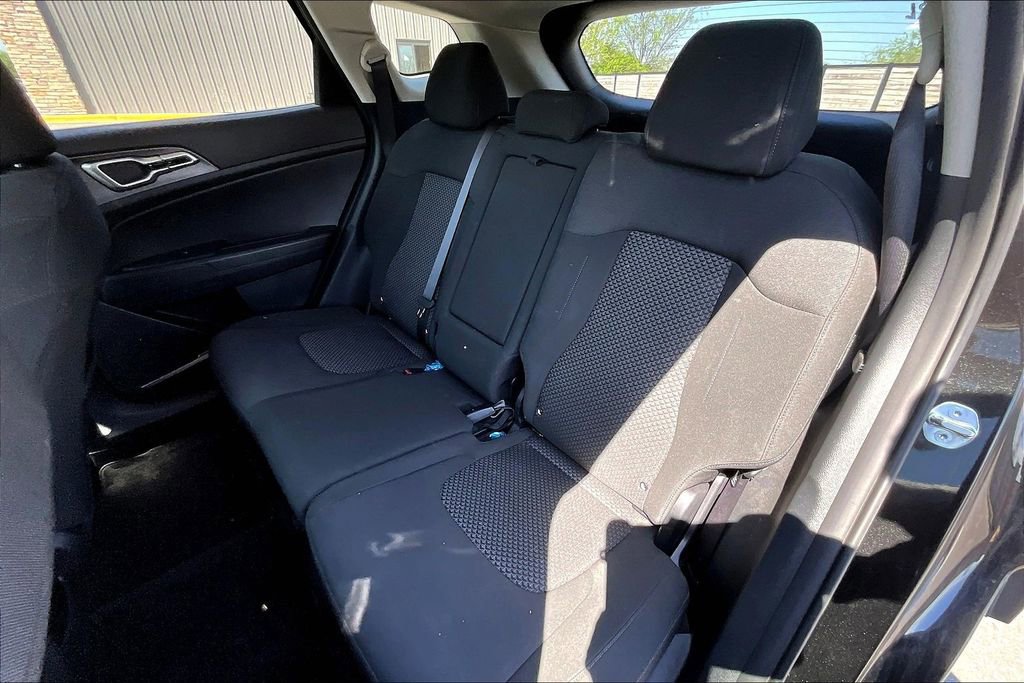 Used 2023 Kia Sportage LX image 20