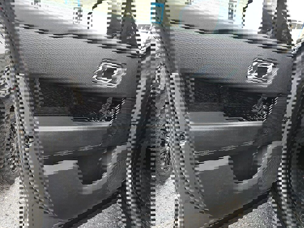 Used 2020 Land Rover Range Rover Velar S image 9