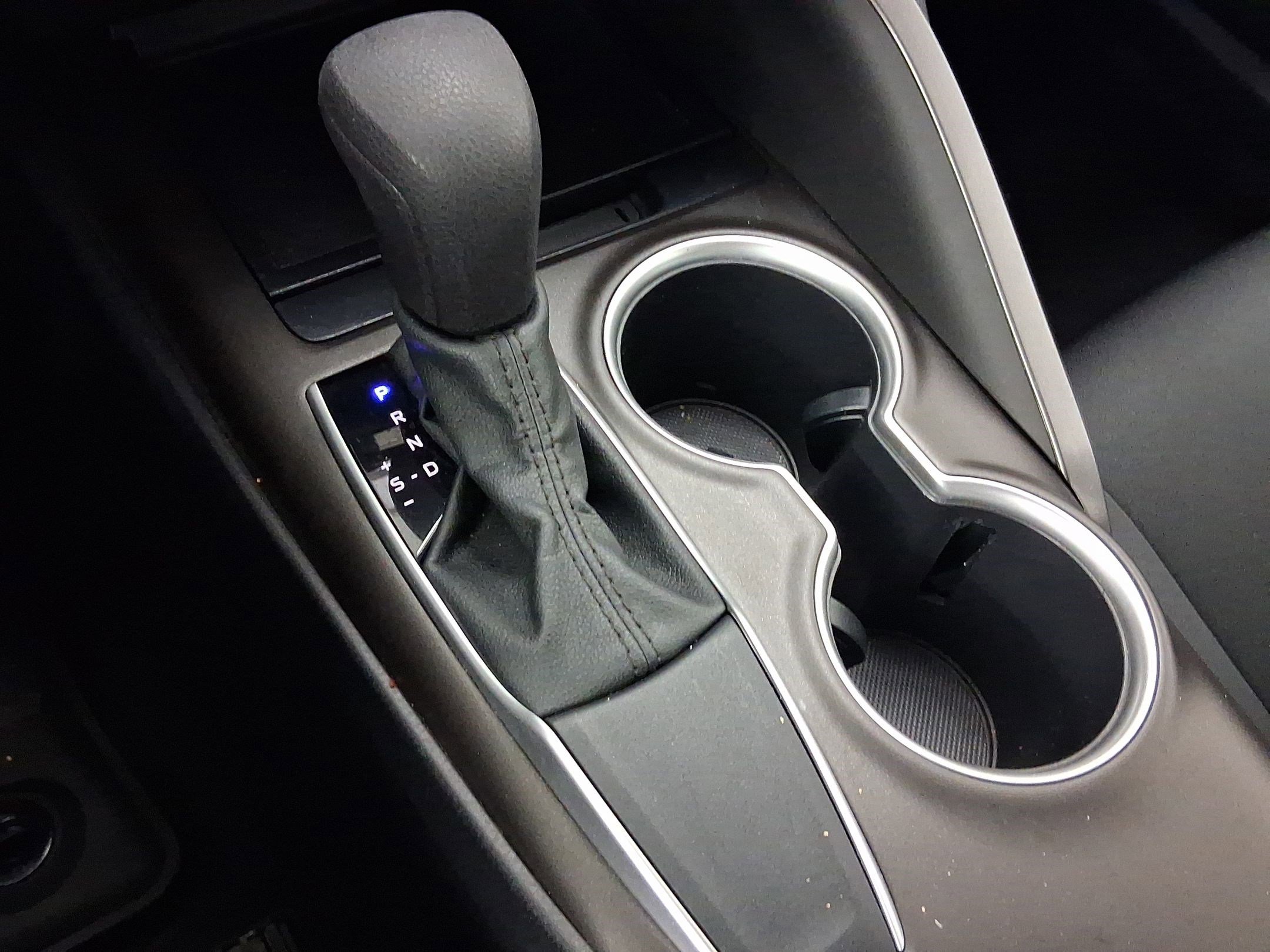 Used 2021 Toyota Camry LE image 14