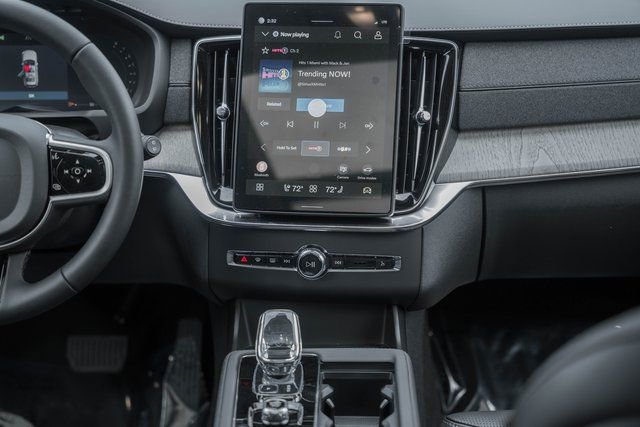 New 2026 Volvo XC90 B6 Ultra w/ Protection Package image 21