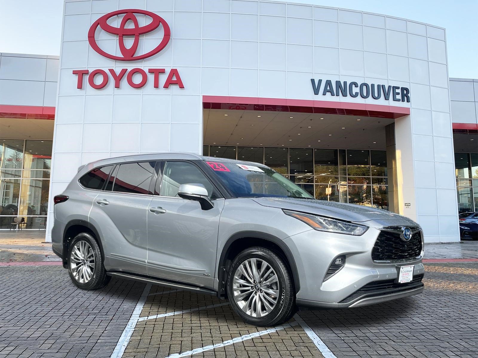Used 2024 Toyota Highlander Platinum