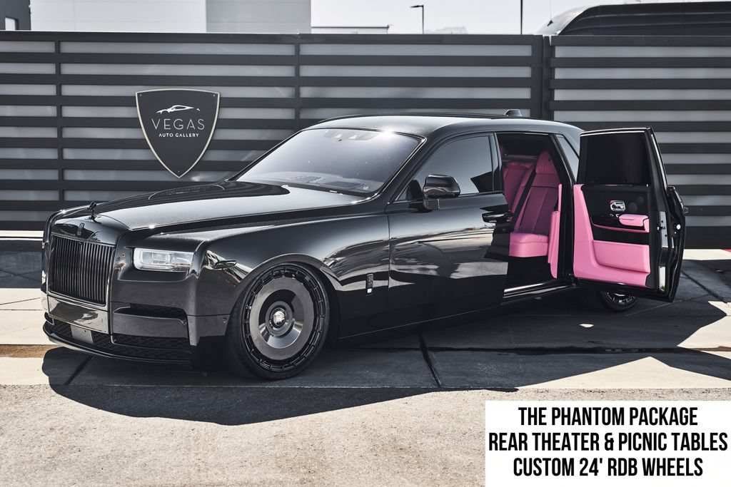 Used 2024 Rolls-Royce Phantom Sedan w/ The Phantom Package RWD image 1