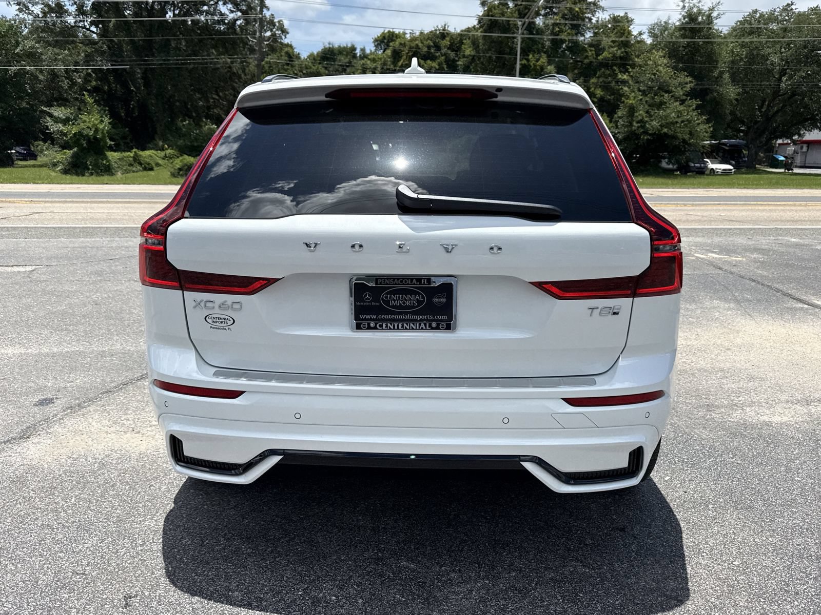 New 2026 Volvo XC60 T8 Plus w/ Protection Package Premier AWD/4WD image 4