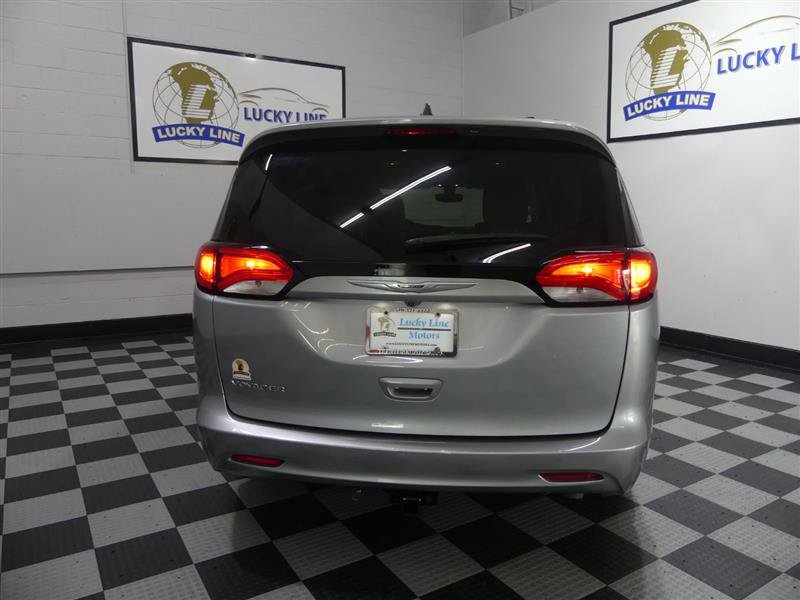 Used 2021 Chrysler Voyager Lxi FWD image 8