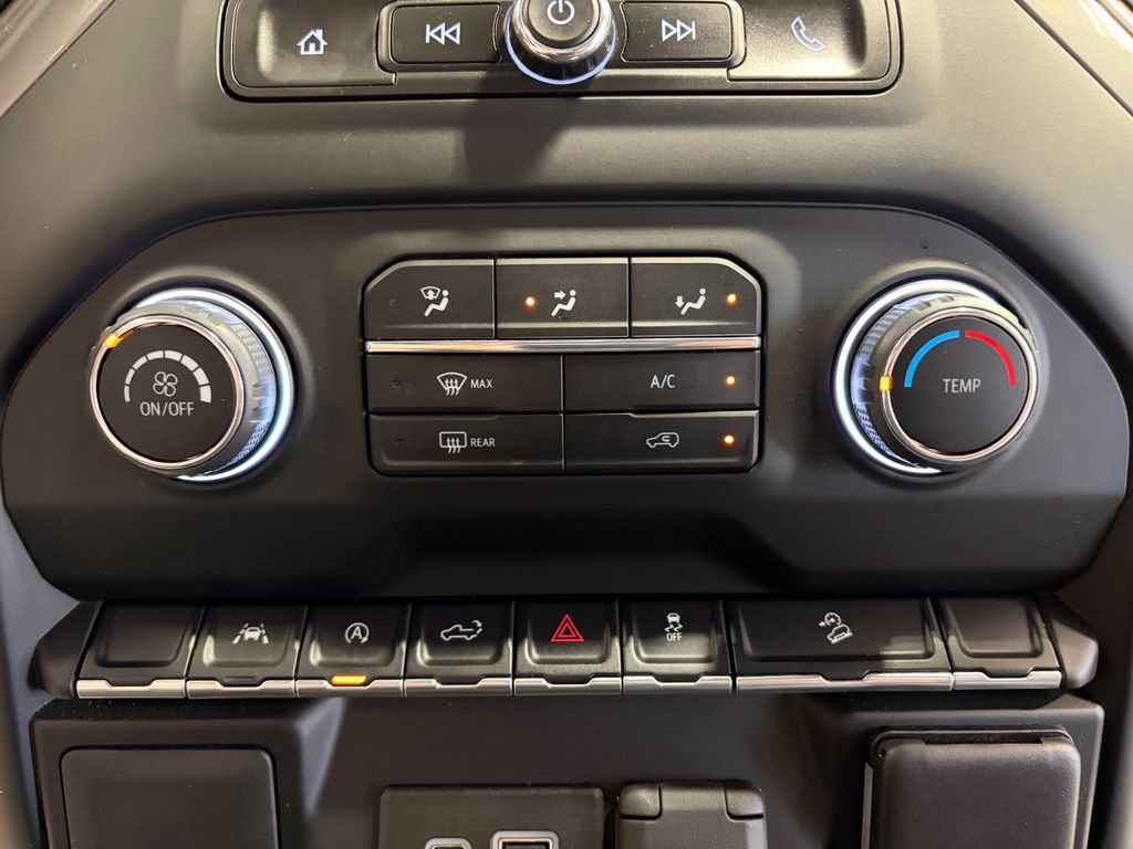 Used 2022 Chevrolet Silverado 1500 Custom Trail Boss w/ LPO, Dark Essentials Package AWD/4WD image 12