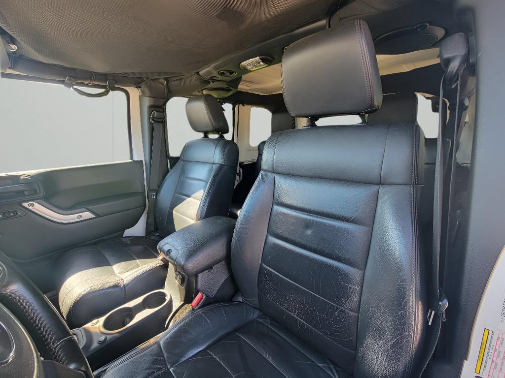 Used 2012 Jeep Wrangler Unlimited Sahara w/ Dual Top Group AWD/4WD image 9