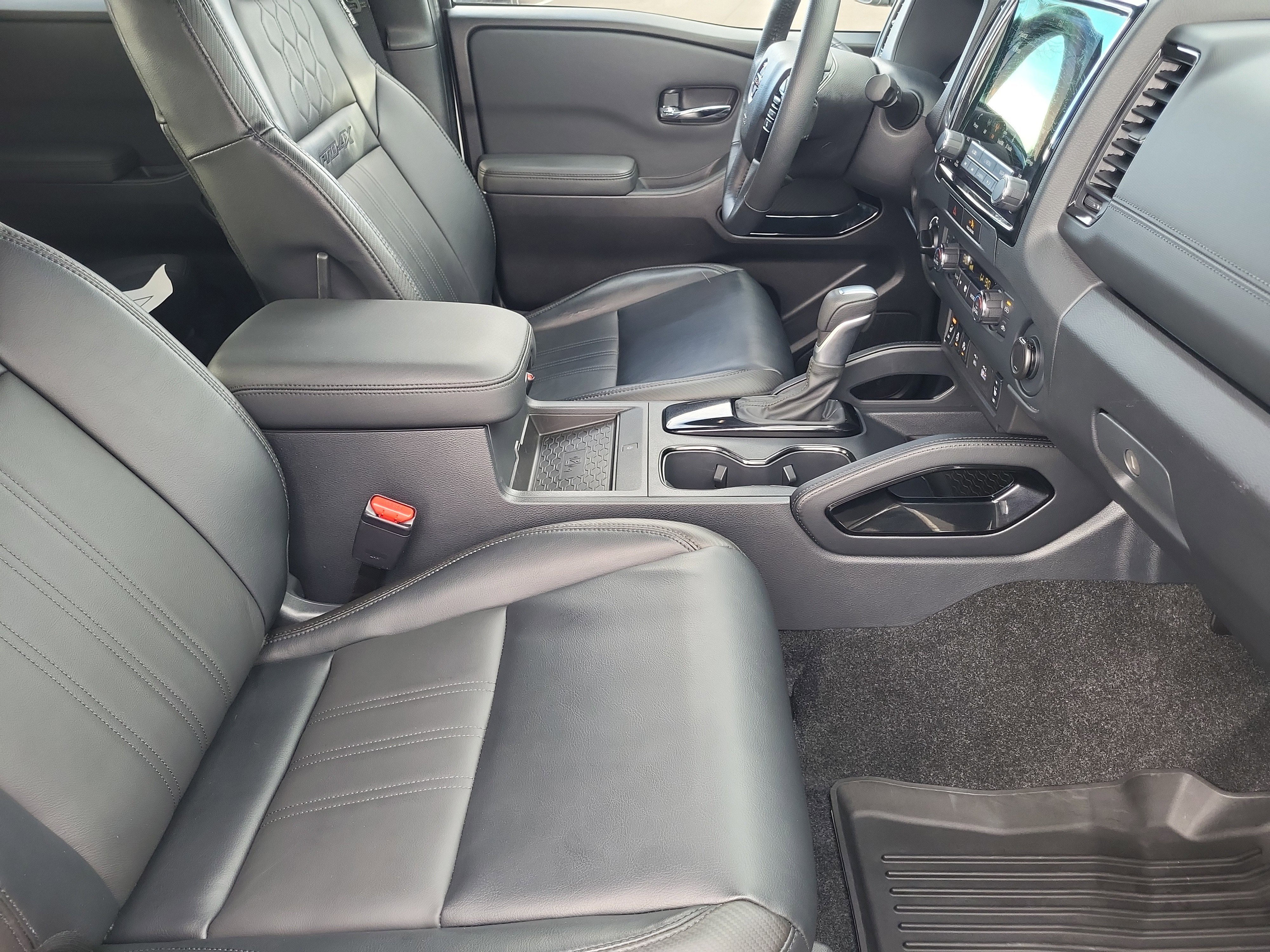 Used 2022 Nissan Frontier PRO-4X w/ Pro-4X Premium Package image 11