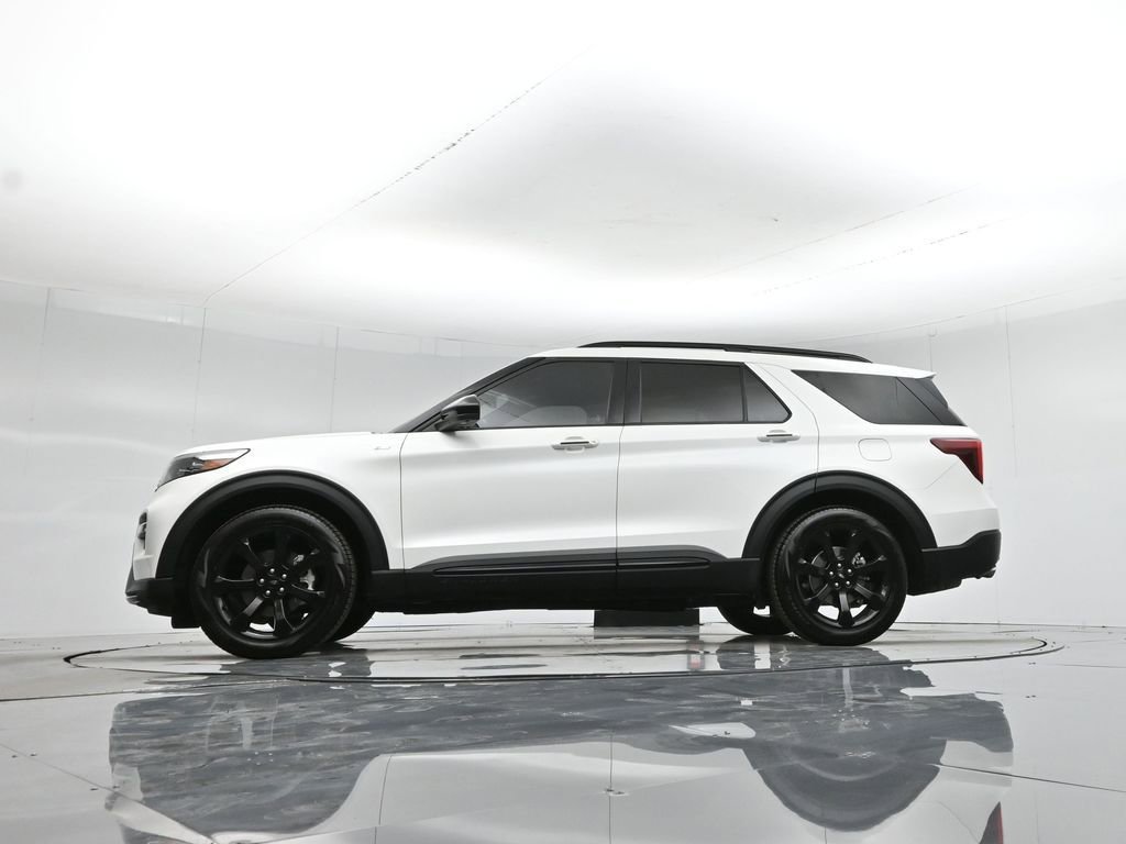 Certified 2023 Ford Explorer ST-Line w/ Class IV Trailer Tow Package image 47