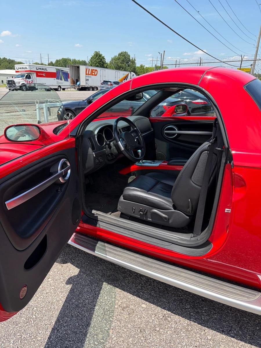 Used 2005 Chevrolet SSR w/ Preferred Equipment Group RWD image 9
