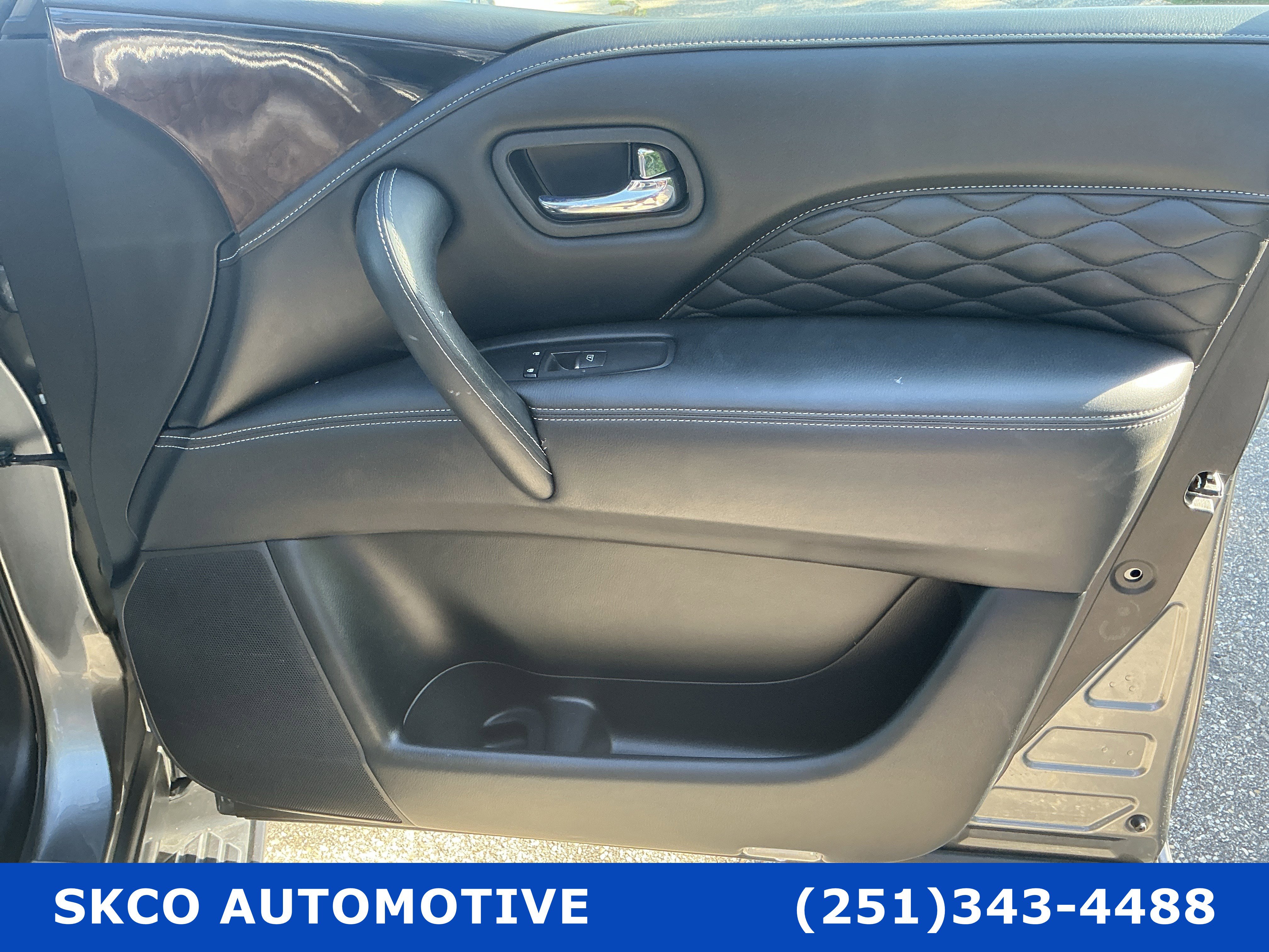 Used 2019 INFINITI QX80 Luxe w/ 22" Wheel Package image 11