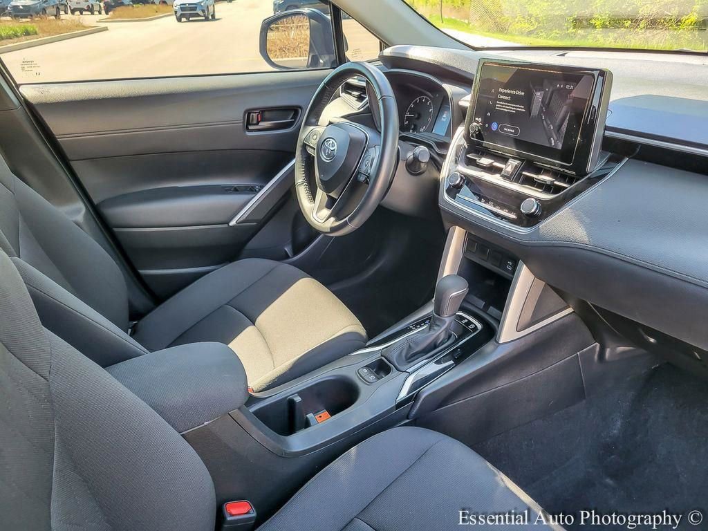 Used 2024 Toyota Corolla Cross LE FWD image 29