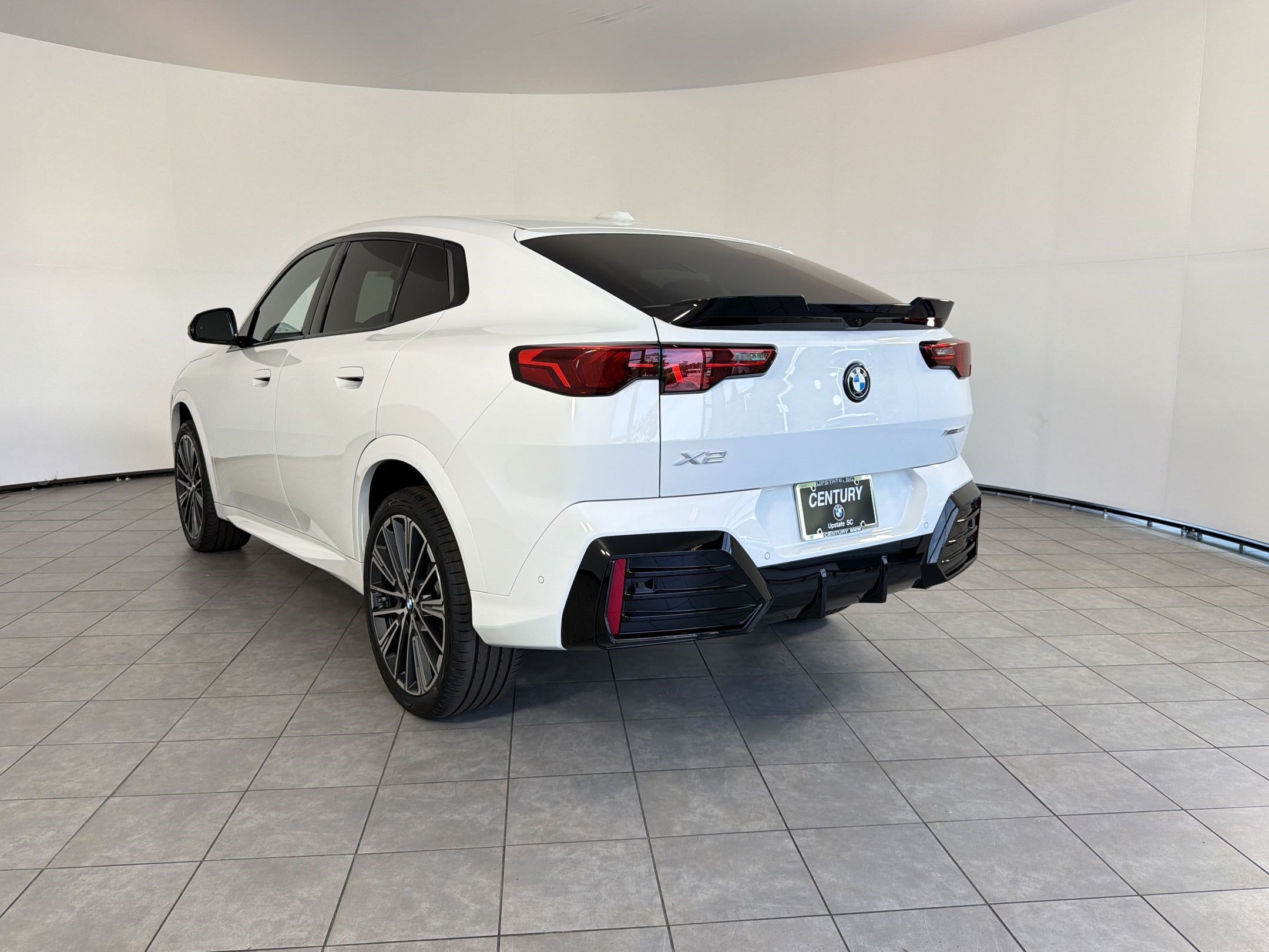New 2026 BMW X2 xDrive28i w/ M Sport Package AWD/4WD image 3
