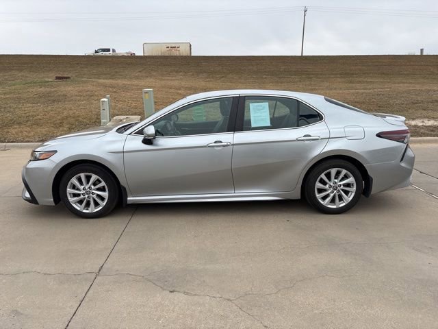 Used 2022 Toyota Camry SE image 6