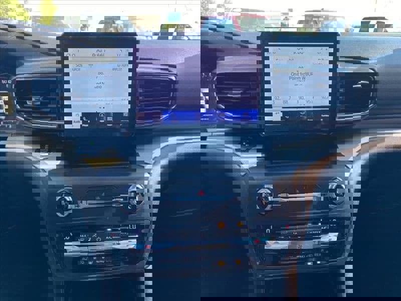 Used 2020 Ford Explorer XLT w/ Equipment Group 202A image 14