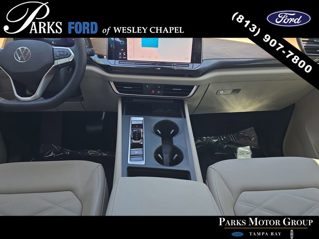 Used 2025 Volkswagen Atlas SE FWD image 12