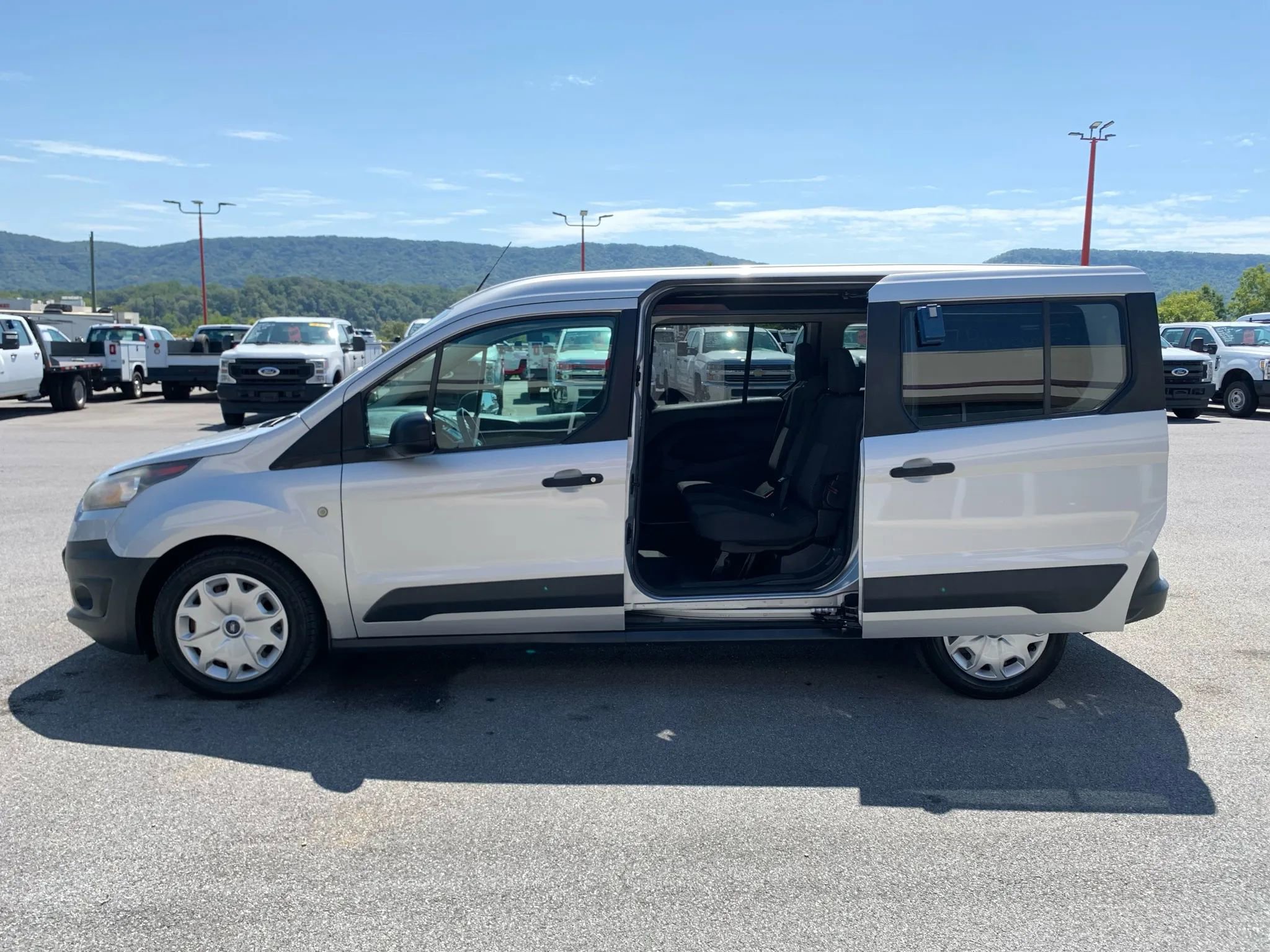 Used 2016 Ford Transit Connect XL image 21