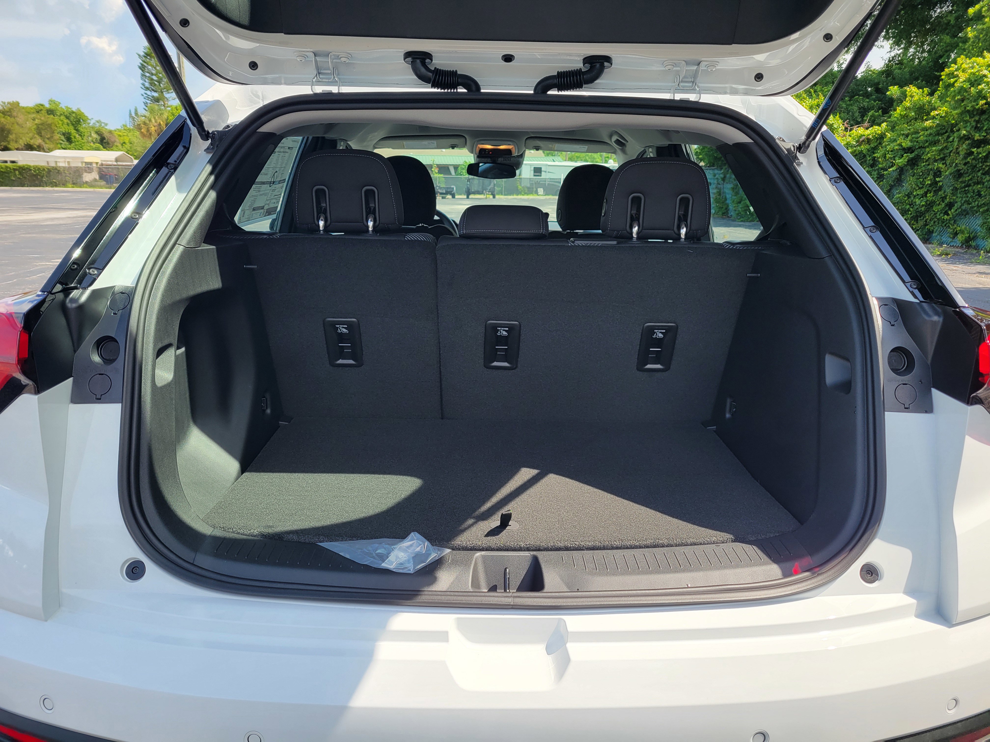 New 2027 Chevrolet Bolt LT FWD image 7