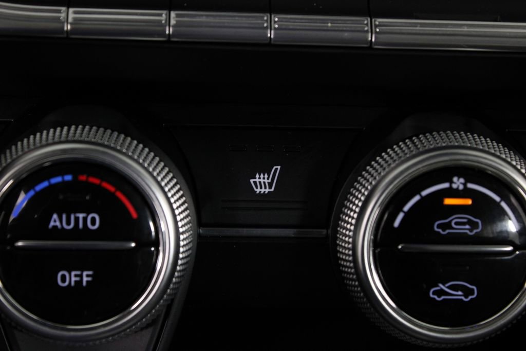 Used 2020 Genesis G70 2.0T w/ Elite Package image 25