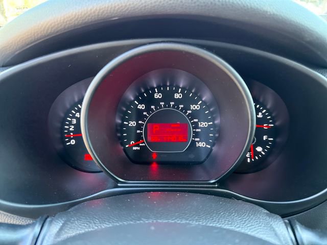 Used 2016 Kia Soul + FWD image 25