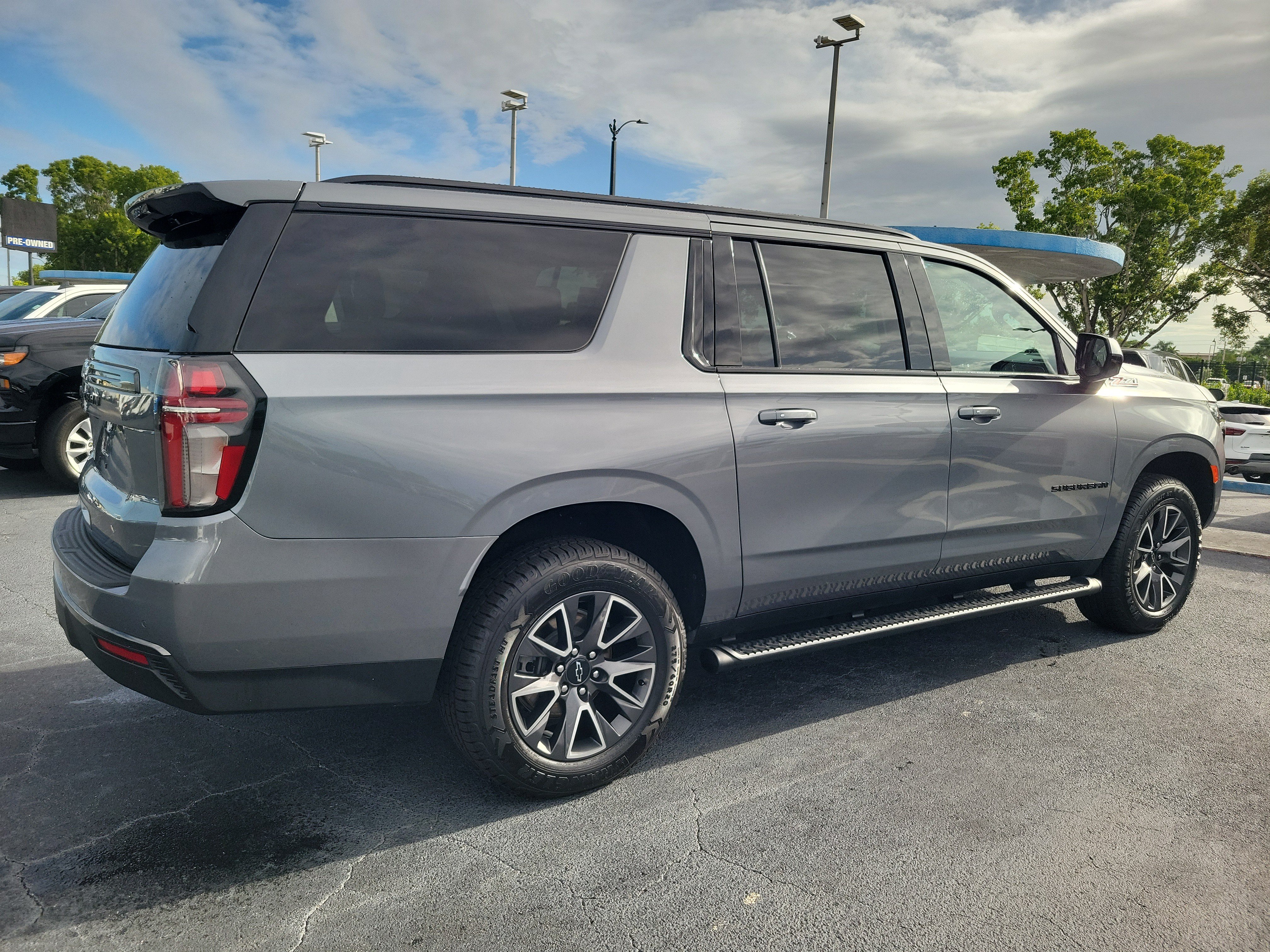 Used 2022 Chevrolet Suburban Z71 AWD/4WD image 4