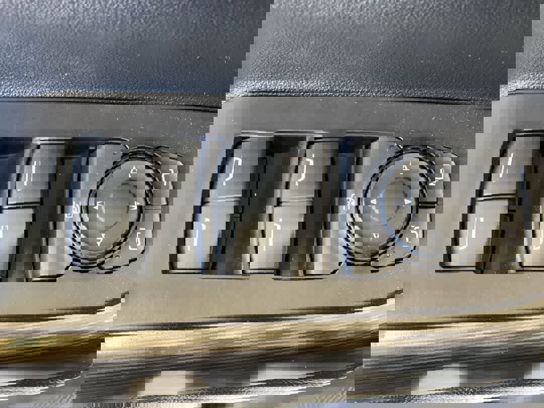 Used 2018 GMC Acadia SLT image 16