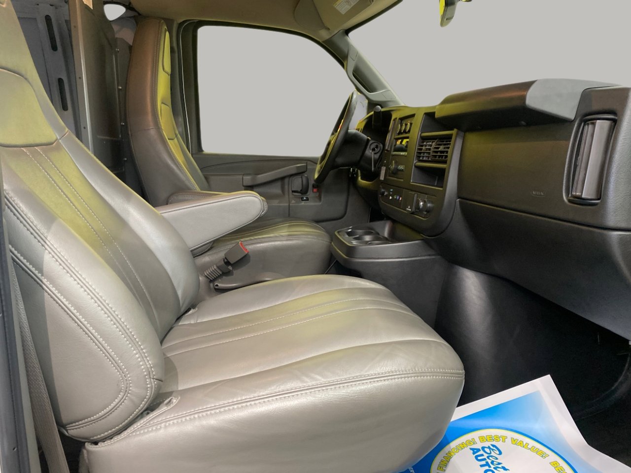 Used 2022 GMC Savana 2500 image 16