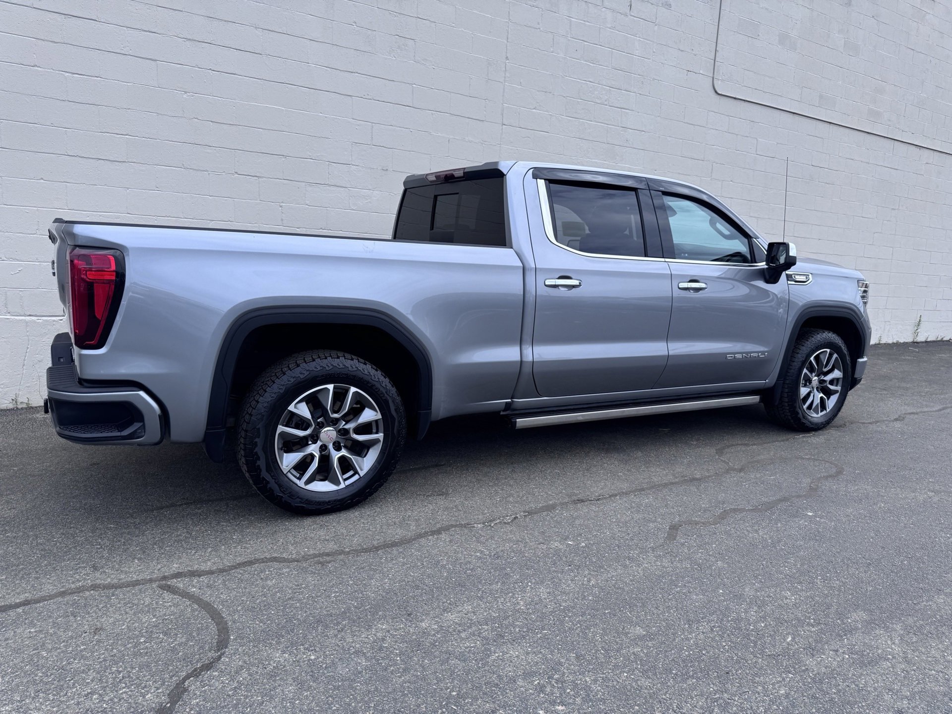 Used 2024 GMC Sierra 1500 Denali image 4