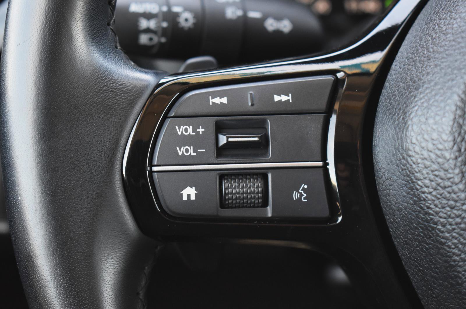 Used 2023 Honda Pilot Touring image 6