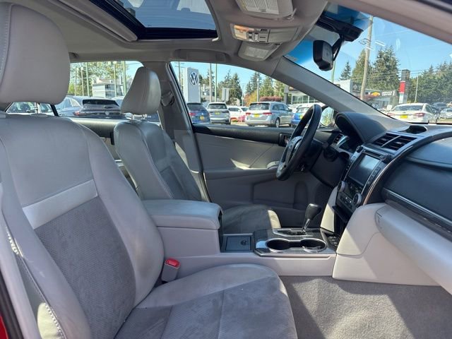 Used 2014 Toyota Camry XLE w/ Leather Package FWD image 13