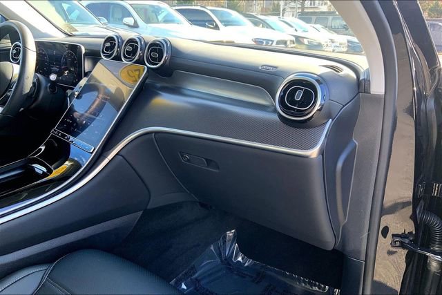 Used 2025 Mercedes-Benz GLC 300 4MATIC image 14