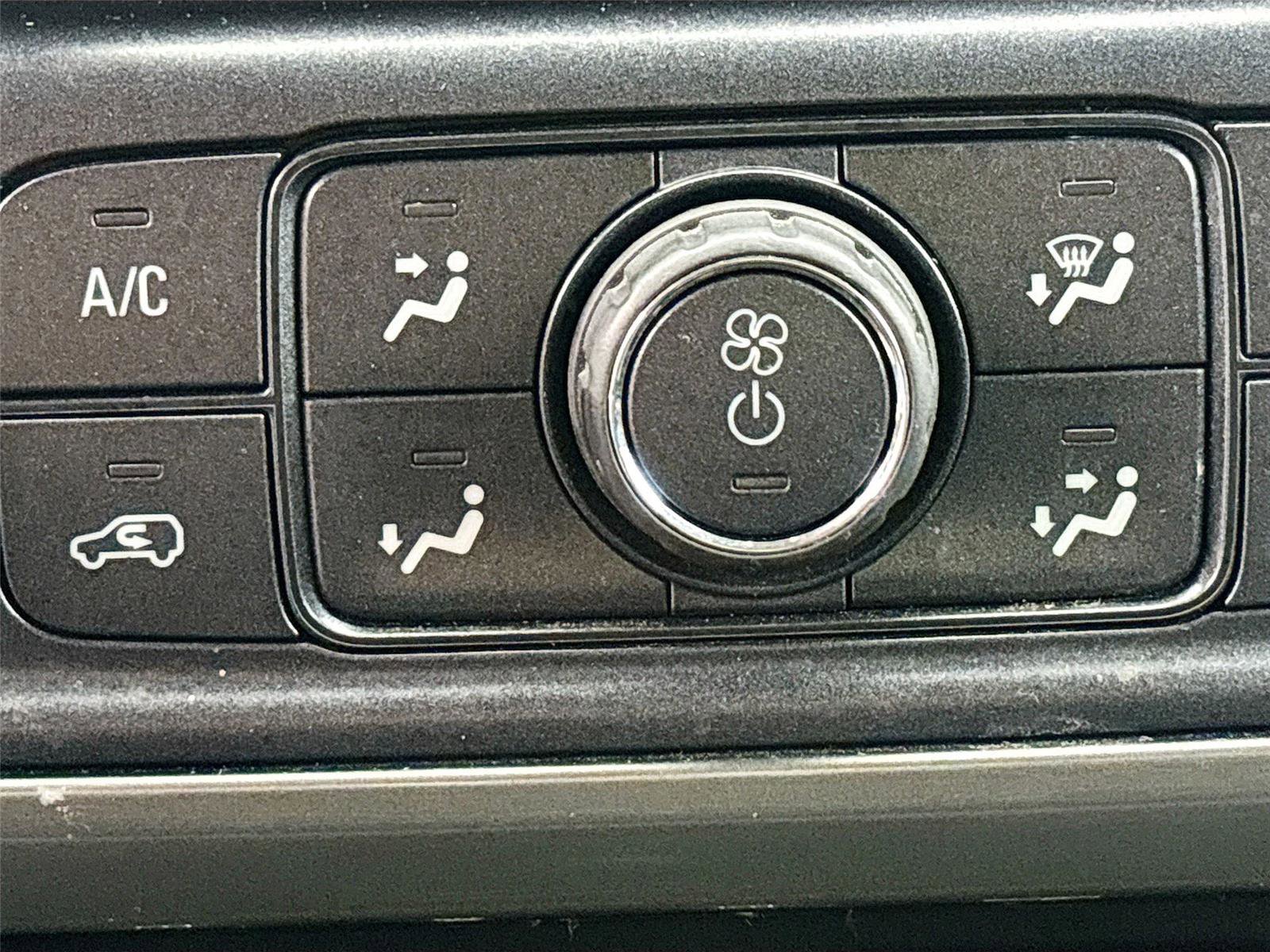 Used 2018 Chevrolet Silverado 1500 LT w/ Texas Edition image 16