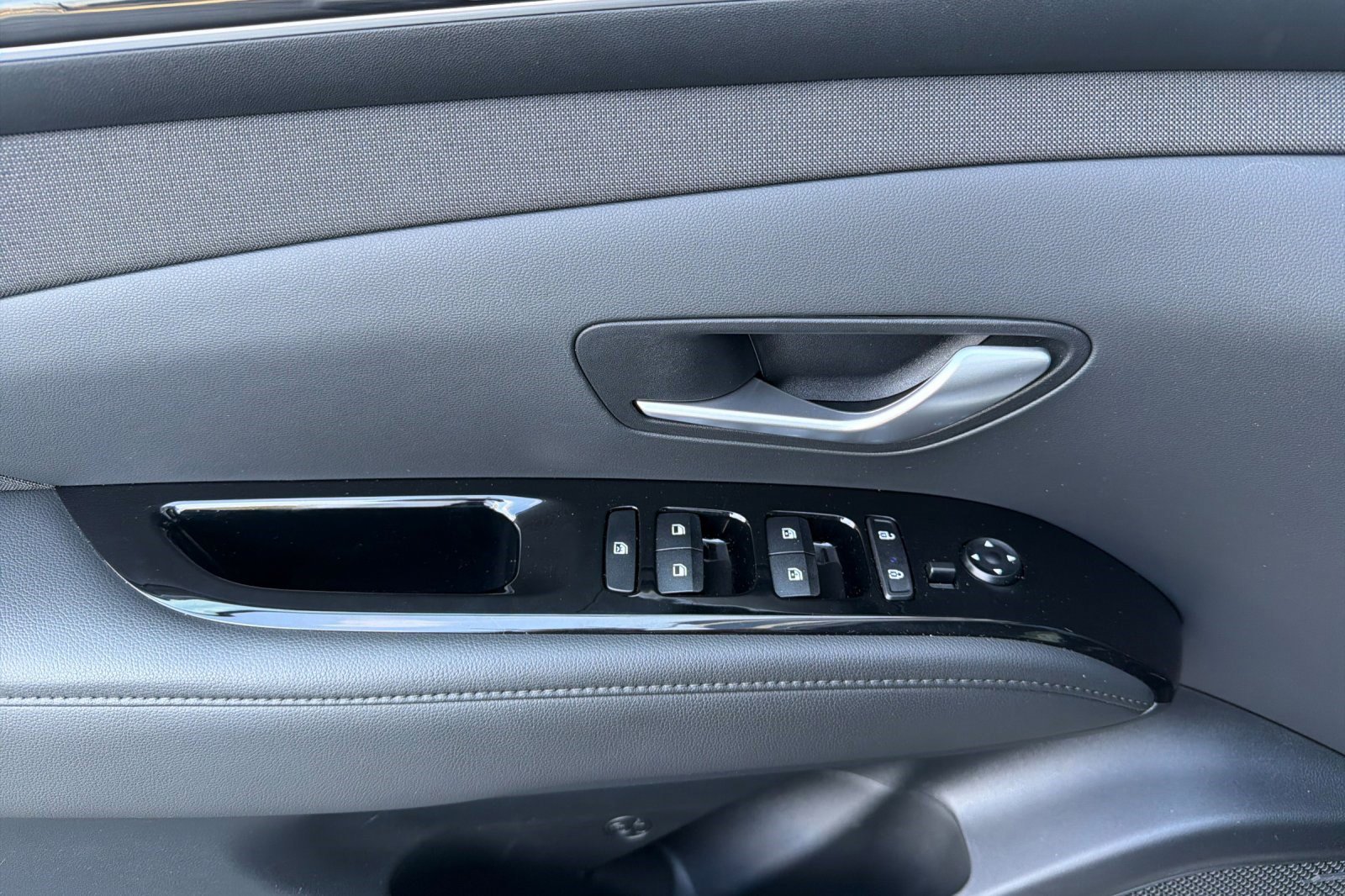 Used 2023 Hyundai Tucson Limited image 12