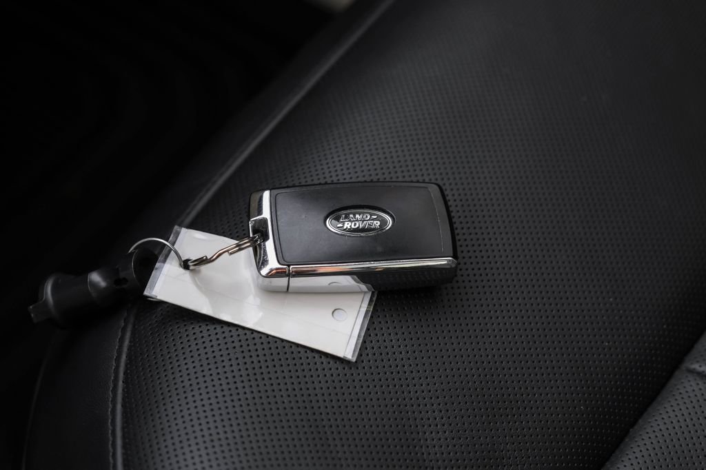 Used 2023 Land Rover Range Rover SE image 65