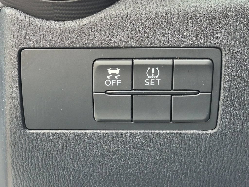 Used 2020 Toyota Yaris XLE FWD image 15