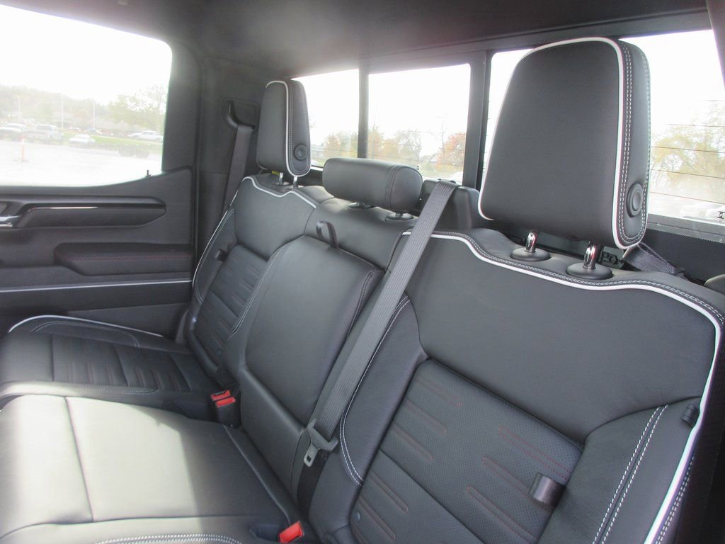 New 2026 GMC Sierra 1500 AT4X w/ AT4X AEV Edition image 15