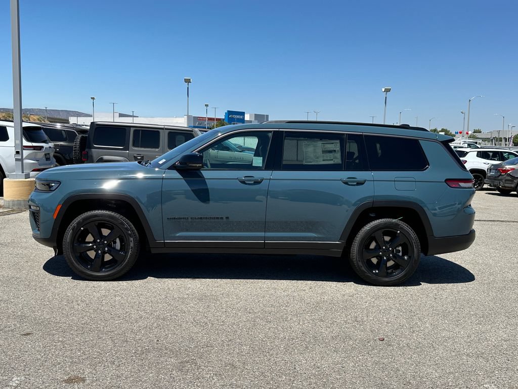 New 2026 Jeep Grand Cherokee L Limited w/ Limited Altitude Package AWD/4WD image 3