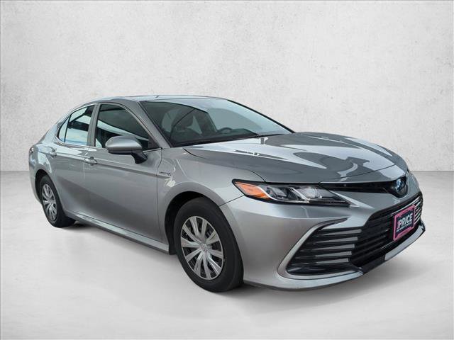 Used 2021 Toyota Camry LE image 3