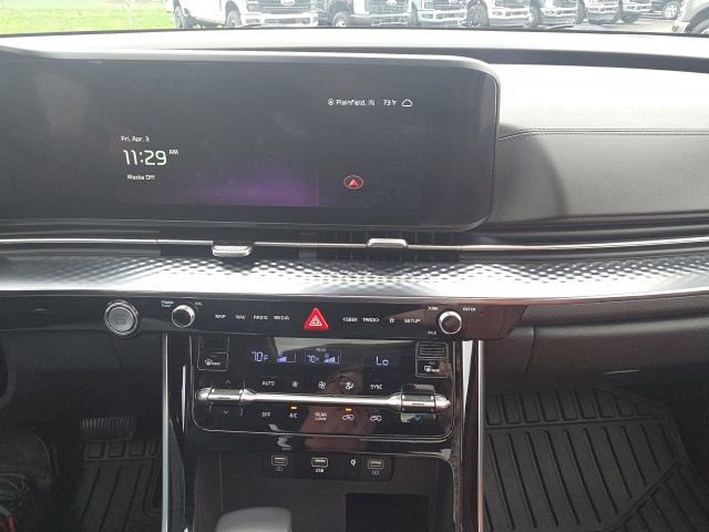 Used 2024 Kia Carnival SX Prestige image 35