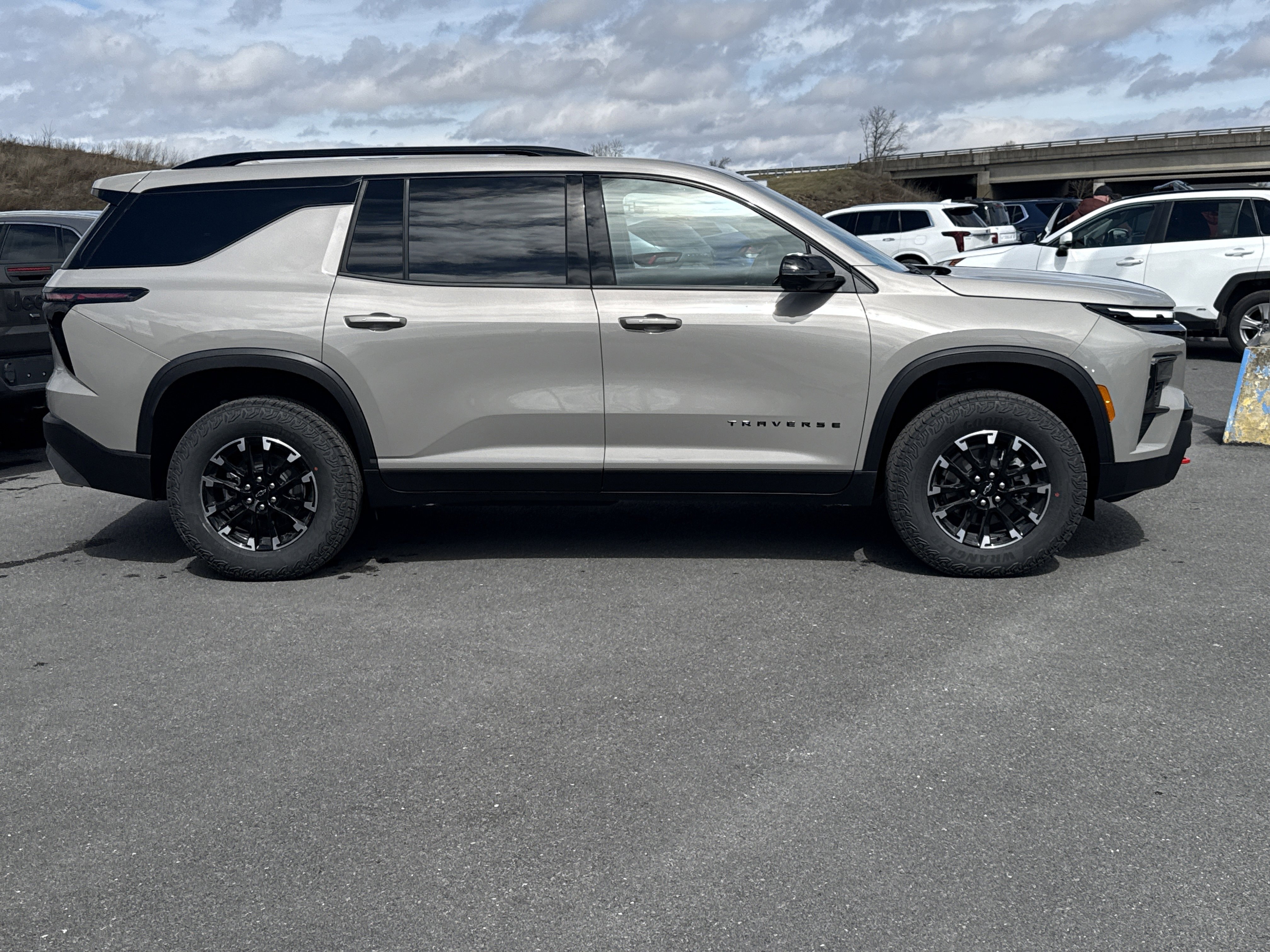 New 2026 Chevrolet Traverse Z71 w/ Driver Confidence Package image 2