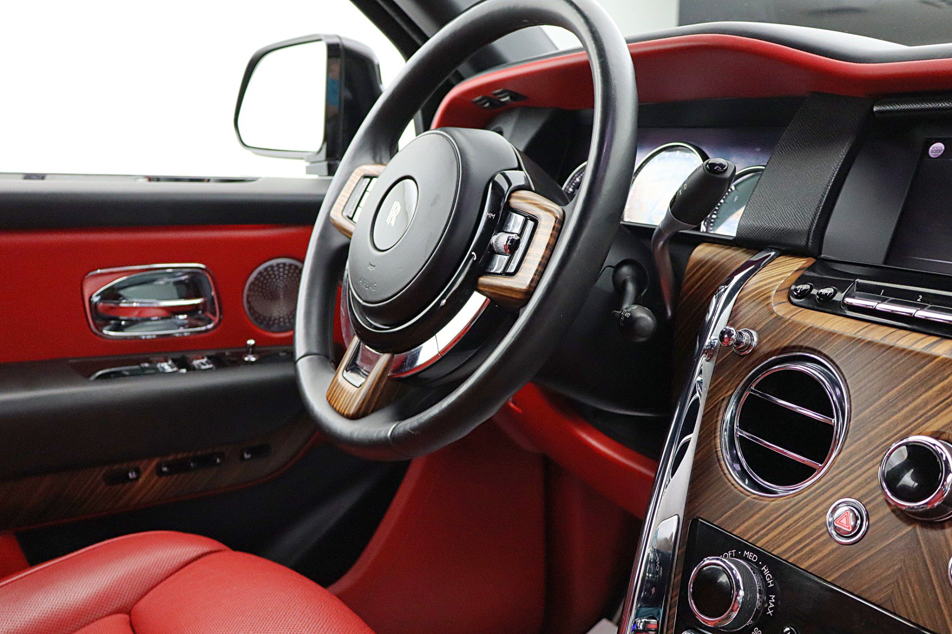 Used 2019 Rolls-Royce Cullinan AWD/4WD image 23