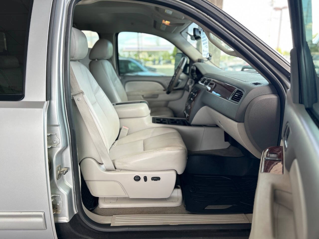 Used 2012 Chevrolet Silverado 2500 LTZ w/ LTZ Plus Package AWD/4WD image 48