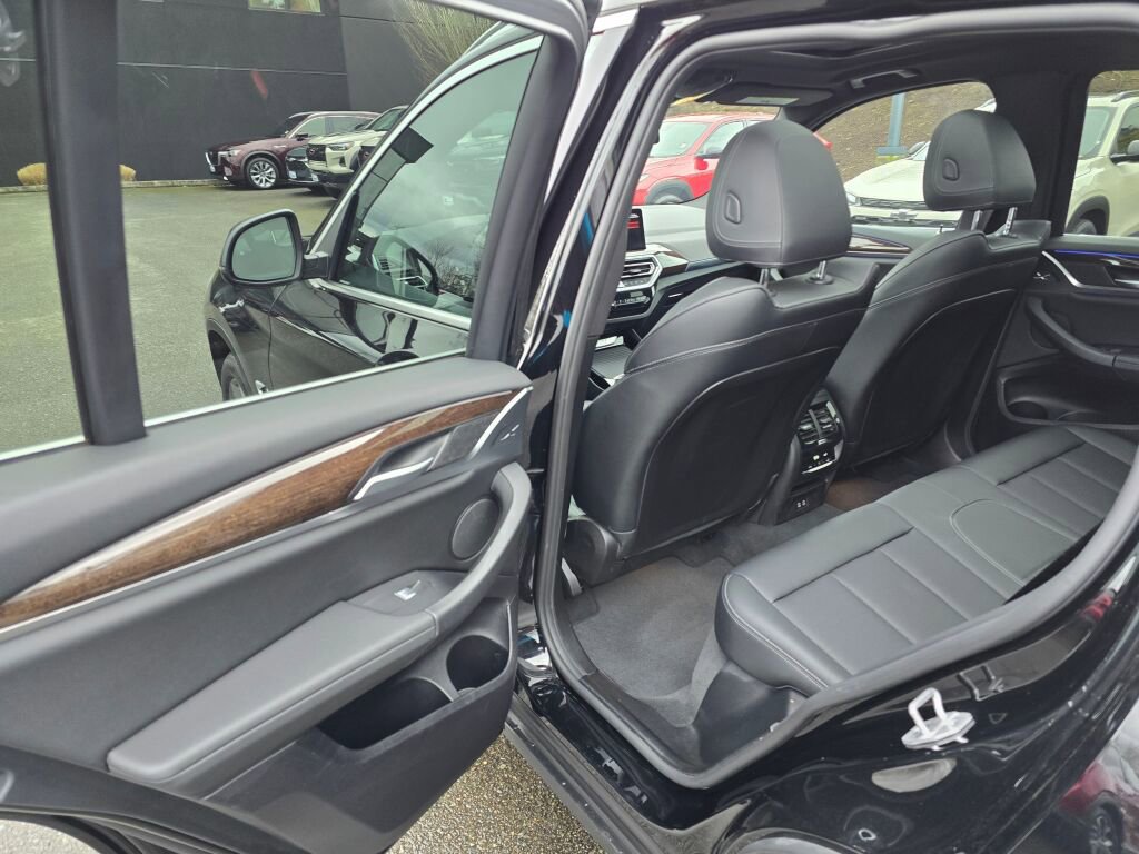 Used 2024 BMW X3 xDrive30i image 16