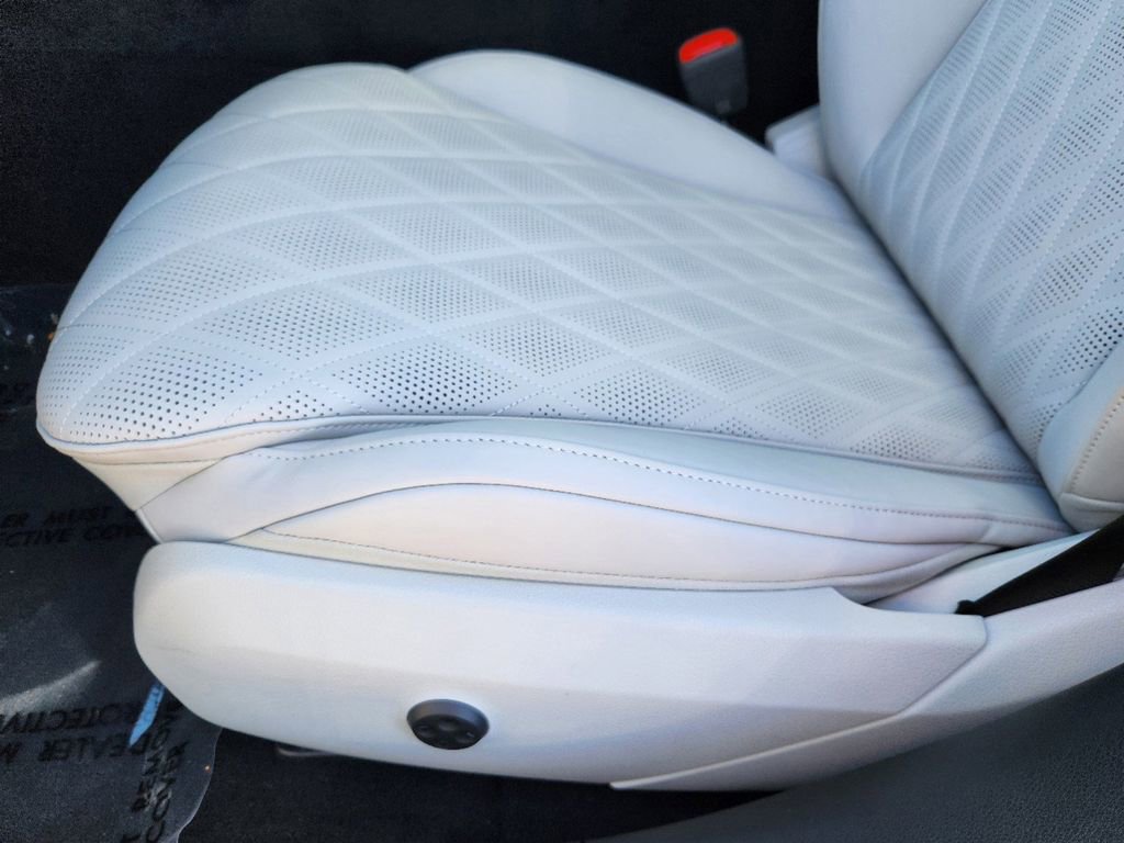 Used 2025 Mercedes-Benz E 450 E 450 image 12