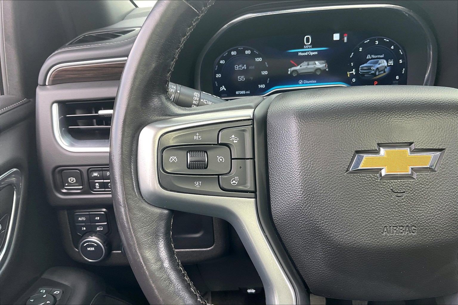 Used 2022 Chevrolet Tahoe LT w/ LT Signature Plus Package AWD/4WD image 23
