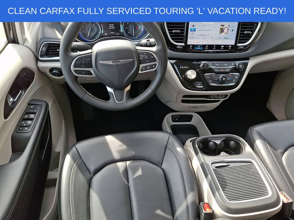 Used 2023 Chrysler Pacifica Touring-L FWD image 12