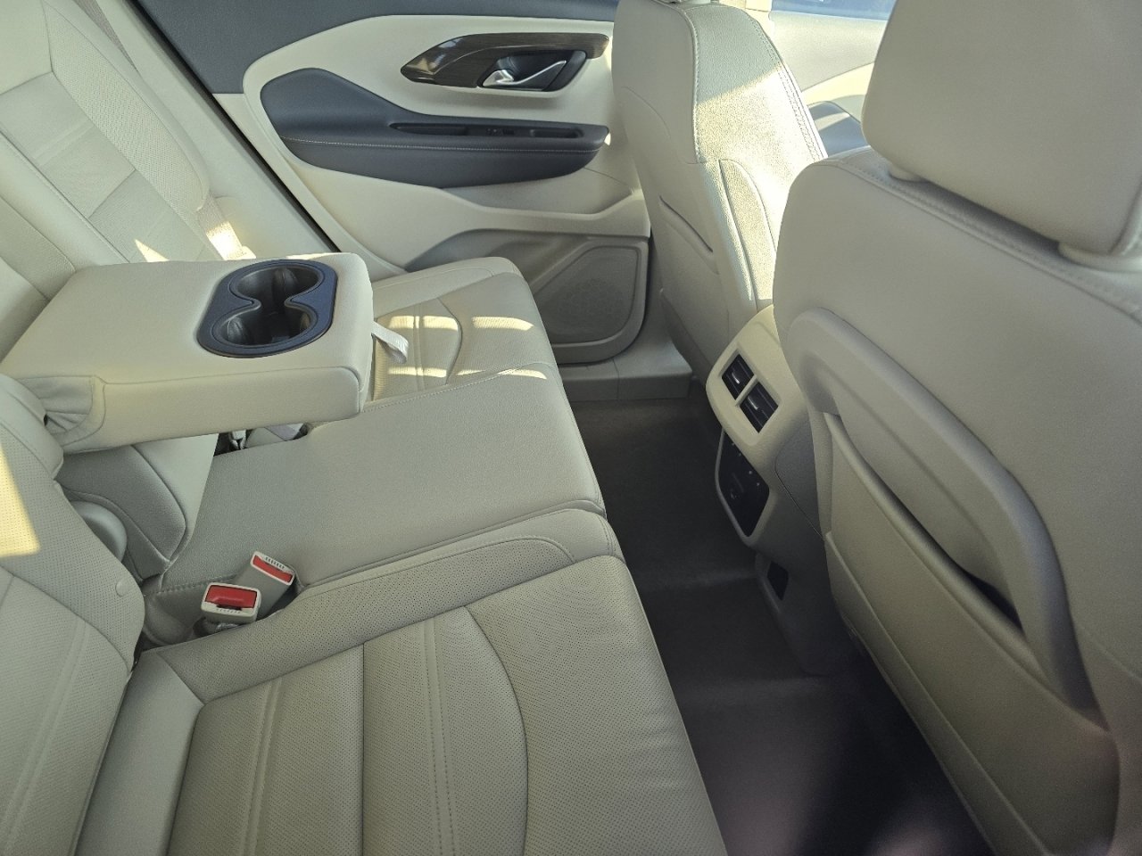 Used 2024 GMC Terrain Denali w/ Denali Premium Package image 13